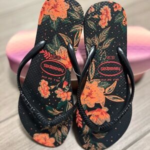 Havaianas Women's Black Floral Flip Flops